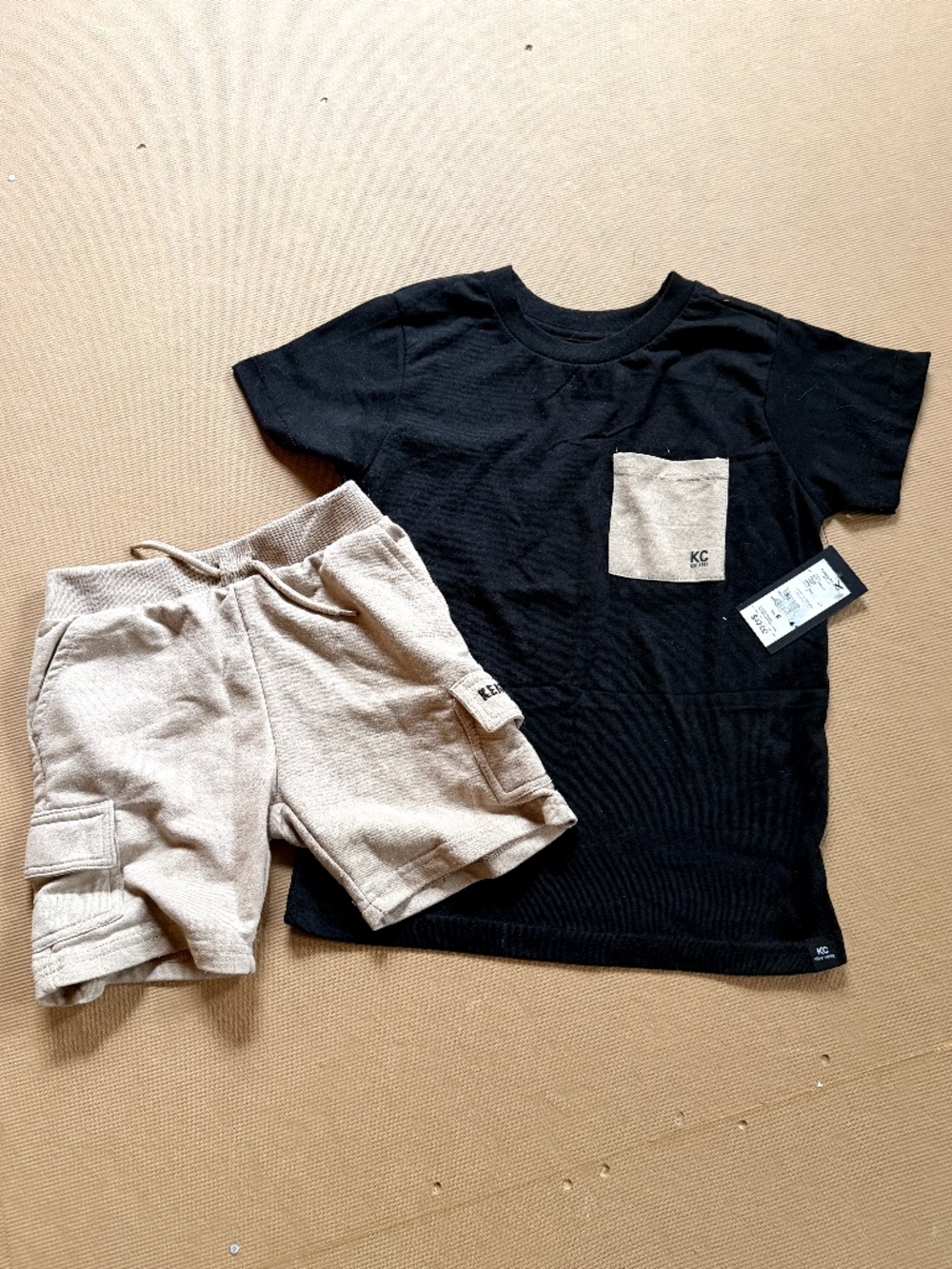 Kenneth Cole Pocket Tee & Cargo Shorts Set Size 6